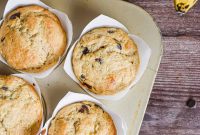 How to Make Moist Banana Chocolate Chip Muffins