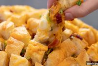 Bacon Cheddar Pull-Apart Bread Recipe