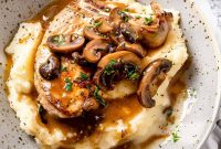 Slow Cooker Pork Chops with Creamy Mushroom Sauce