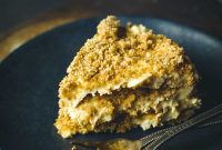 No-Bake Cream-Filled Crumb Cake