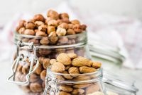 Keto-Friendly Nuts: What to Eat and What to Avoid