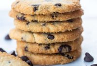 Keto Chocolate Chip Cookies: Low-Carb, Soft and Chewy Recipe