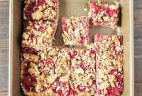Whole-Grain Raspberry Oat Breakfast Bars Recipe