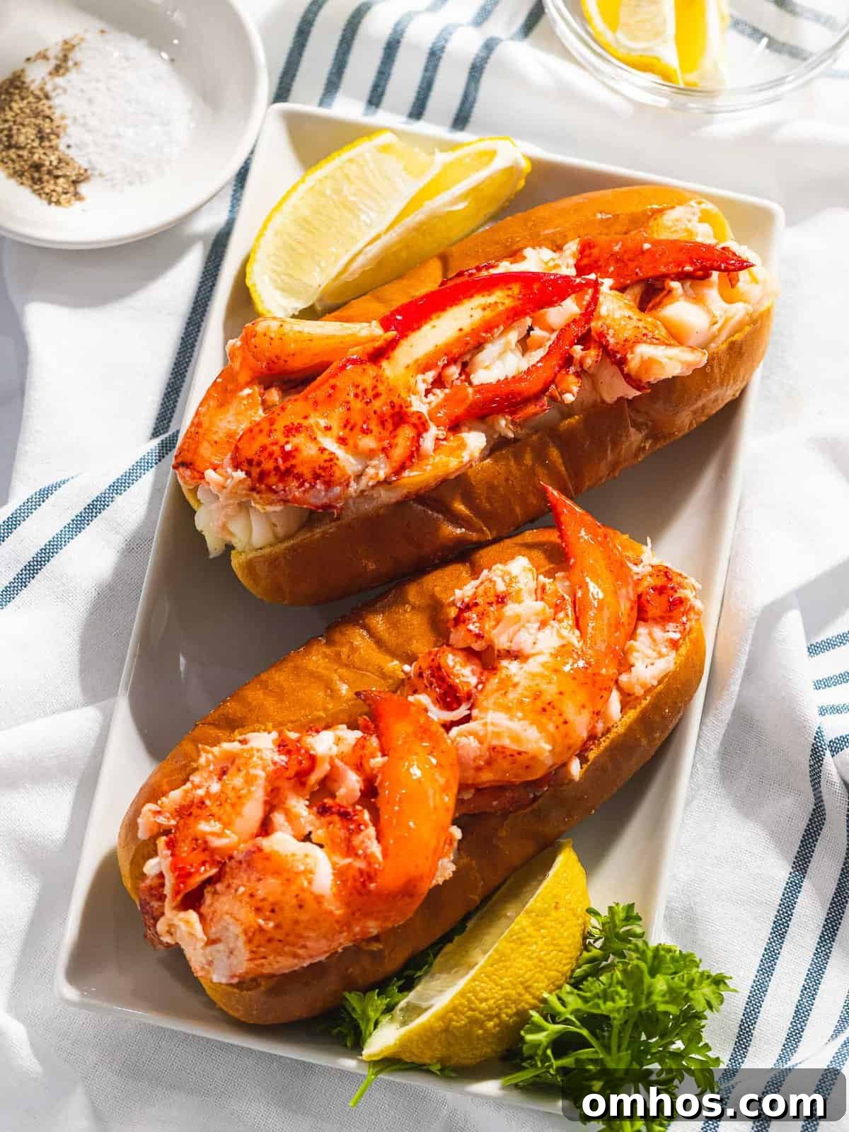 Warm Connecticut-Style Lobster Roll Recipe 6 Connecticut-style warm lobster rolls with lobster claw meat.