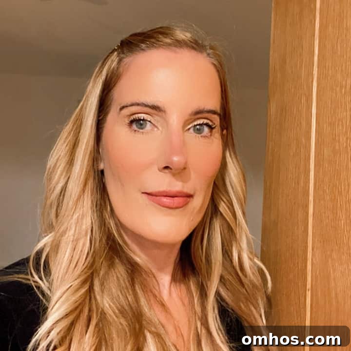 Head shot of Deborah Rainford