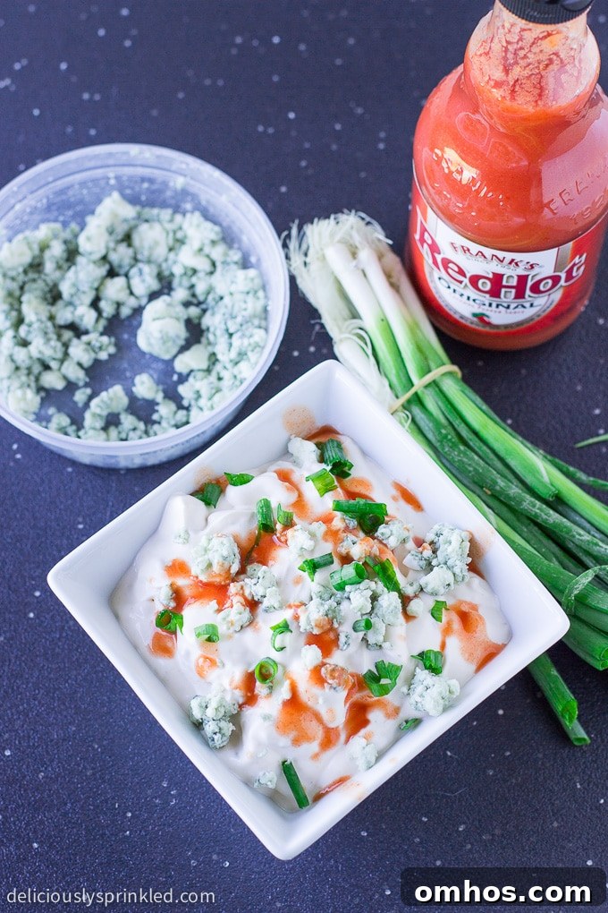 Buffalo Bleu Cheese Dip, Appetizer, Easy Dip Recipe, Football Party Appetizers. Recipe by deliciouslysprinkled.com