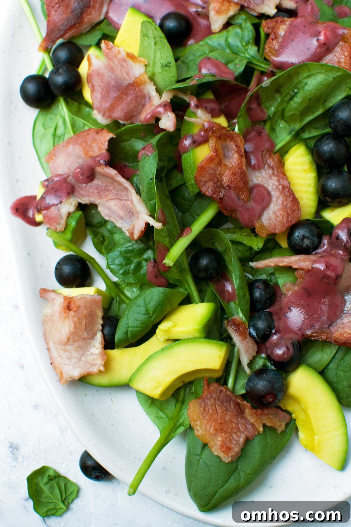 Blueberry Spinach Salad with Bacon and Avocado 6 Finished blueberry, bacon, avocado and spinach salad