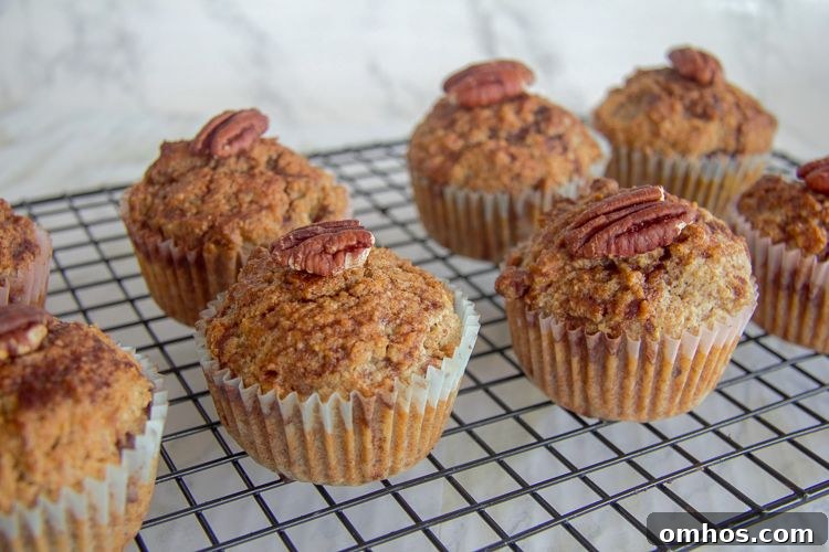 Cinnamon Apple Crumble Muffins Recipe 4 img 4337 4