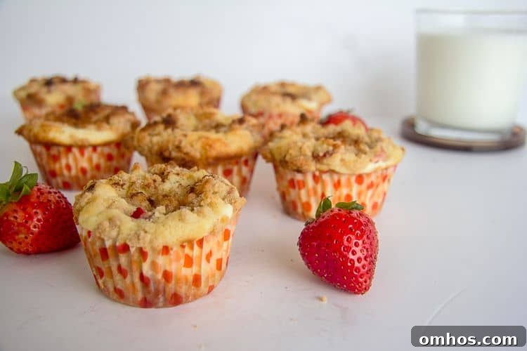 Cinnamon Apple Crumble Muffins Recipe 6 strawberry muffins with a cinnamon crumble topping