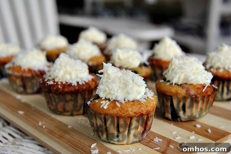 Cinnamon Apple Crumble Muffins Recipe 7 mini berry muffins