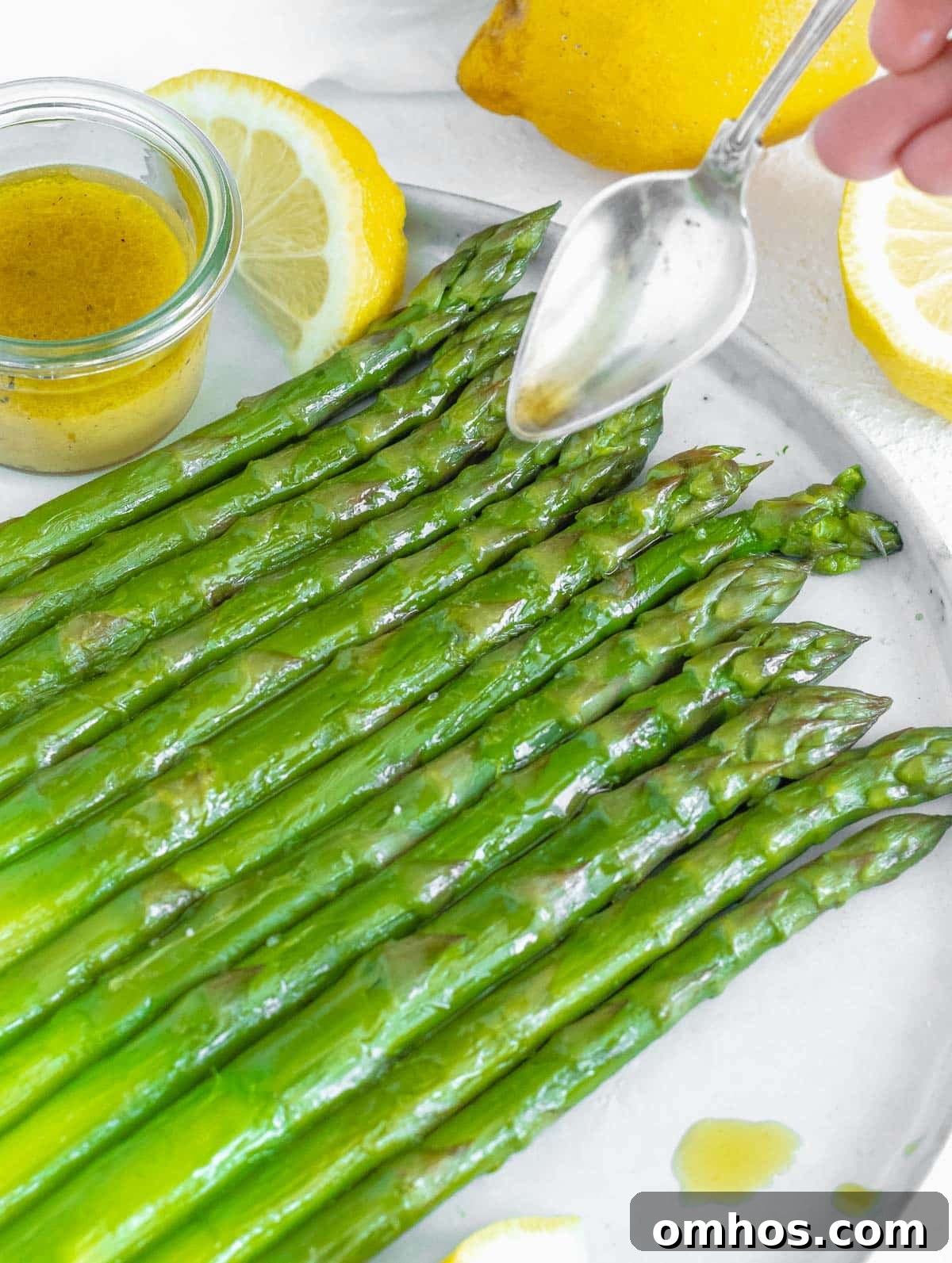 How to Boil Asparagus 4 boiled asparagus with mustard vinaigrette