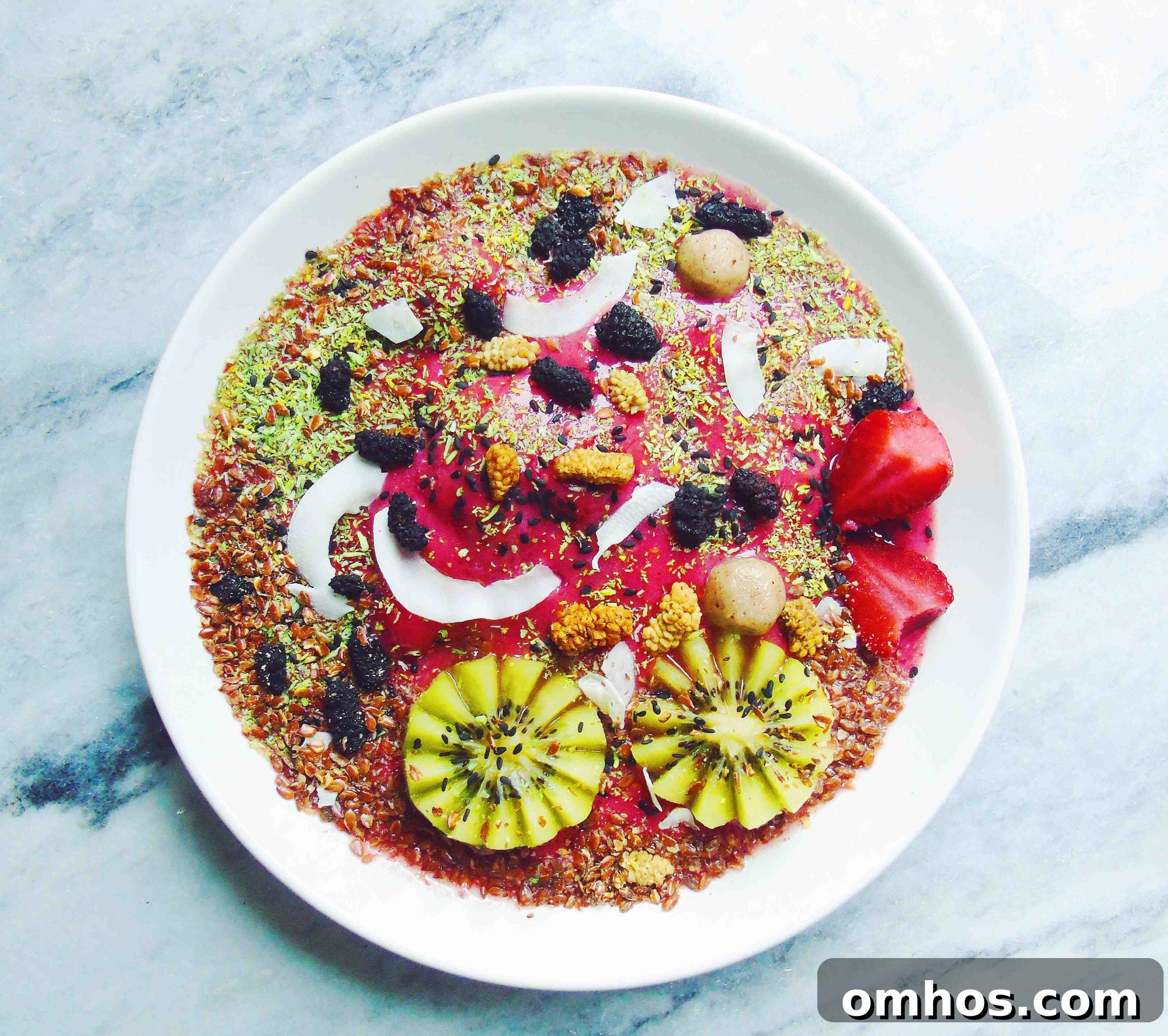 Smoothie bowl maroon